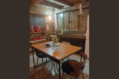 4_photo/952746771d.ceff8192393c33de-ATLAS-6d2bd5a4-4551-4af2-af8f-881ebbfe1c6a.jpg de casa à venda com 2 quartos, 317m² em Sambaqui, Florianópolis