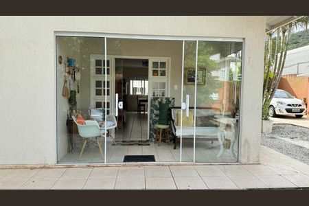 10_photo/95274677a7.e3da74daae84817a-ATLAS-e5be9bd2-8c46-4ca3-b96c-222790f01d5e.jpg de casa à venda com 3 quartos, 157m² em Sambaqui, Florianópolis