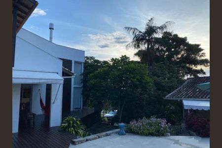 40_photo/95274677e9.46ae6cbe0761d4fa-ATLAS-3211b776-ad92-4419-99e5-b128ec1903ea.jpg de casa à venda com 3 quartos, 410m² em Sambaqui, Florianópolis