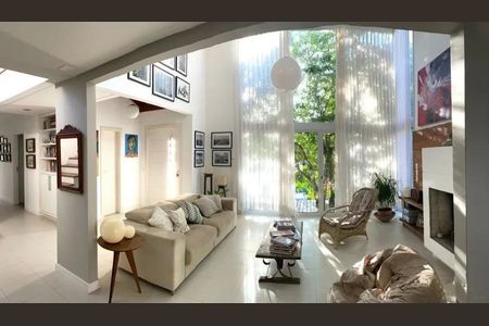 2_photo/95274677e9.46ae6cbe0761d4fa-ATLAS-4cc528a1-3004-4c59-9ec6-ffb0a5a7501d.jpg de casa à venda com 3 quartos, 410m² em Sambaqui, Florianópolis