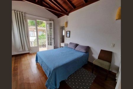 33_photo/95274677e9.46ae6cbe0761d4fa-ATLAS-e39bc689-9bfb-4d88-9a0c-c1f1ae1459ff.jpg de casa à venda com 3 quartos, 410m² em Sambaqui, Florianópolis