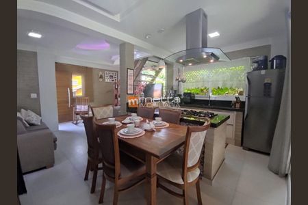 6_photo/95274677e9.be31b5bde481aac2-ATLAS-713920e8-47db-41a1-b5ef-e1ef9565bc30.jpg de casa à venda com 2 quartos, 160m² em Sambaqui, Florianópolis