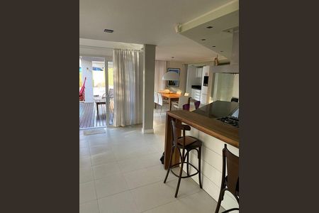 13_photo/95274677eb.f4a5c666155909d5-ATLAS-2dc22d0a-c290-4bb8-abda-93acaa8a32df.jpg de casa à venda com 4 quartos, 350m² em Sambaqui, Florianópolis