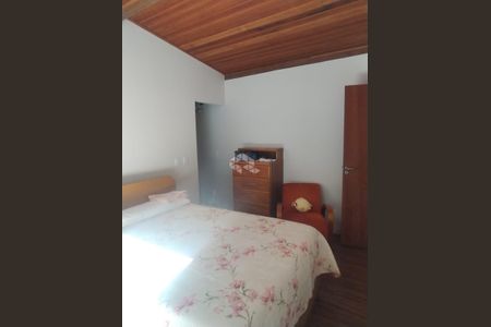 4_photo/9527467a01.4d315220e9dd95ef-ATLAS-24a67e4e-24e9-41c8-97ce-7c05cc72b1f9.jpg de casa à venda com 4 quartos, 141m² em Sambaqui, Florianópolis