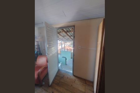 3_photo/9527467a01.4d315220e9dd95ef-ATLAS-db36e3e2-5f24-4407-84e9-de5c2d0bec96.jpg de casa à venda com 4 quartos, 141m² em Sambaqui, Florianópolis