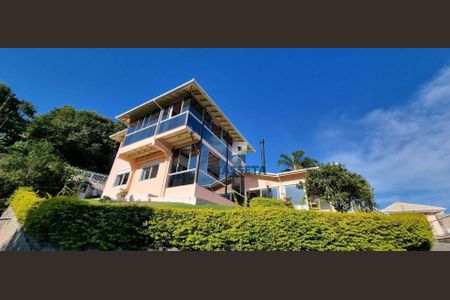 7_photo/9527467a6d.02e76da821d64bb7-ATLAS-0feb7c67-26f8-4f1b-bcc4-f334f82cff5e.jpg de casa à venda com 3 quartos, 300m² em Sambaqui, Florianópolis