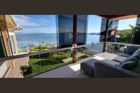 7_photo/9527467a6d.02e76da821d64bb7-ATLAS-40dd8a1d-3f62-45ce-8d48-e2139e6cd97f.jpg de casa à venda com 3 quartos, 300m² em Sambaqui, Florianópolis