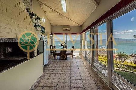 5_photo/9527467a6d.02e76da821d64bb7-ATLAS-51e1e7a1-be92-4af9-9094-fb28bc39ad34.jpg de casa à venda com 3 quartos, 300m² em Sambaqui, Florianópolis