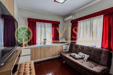 5_photo/9527467a6d.02e76da821d64bb7-ATLAS-975643fc-3a44-4e3f-a3d3-0598532ab9cd.jpg de casa à venda com 3 quartos, 300m² em Sambaqui, Florianópolis