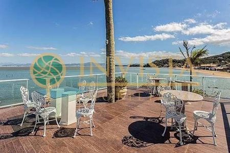 10_photo/9527467a6d.02e76da821d64bb7-ATLAS-e7001ce7-0f5f-48dd-b0f8-c899fe16f2ae.jpg de casa à venda com 3 quartos, 300m² em Sambaqui, Florianópolis