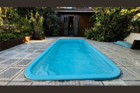 24_photo/9527467b37.59abdc00308a7dc6-ATLAS-c3bc2fc9-4e01-4fe3-806b-1a2db053eeb2.jpg de casa à venda com 4 quartos, 220m² em Sambaqui, Florianópolis