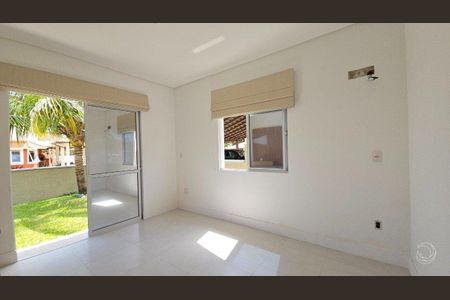 8_photo/9527467b67.15f4a19d538e62fb-ATLAS-bb36cf5d-1ef8-49b9-96b7-14e592f4a473.jpg de casa à venda com 4 quartos, 250m² em Sambaqui, Florianópolis