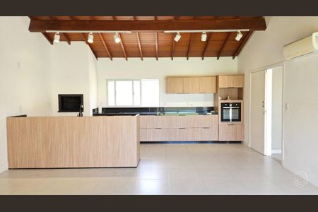 7_photo/9527467b67.15f4a19d538e62fb-ATLAS-cd3247ce-979b-4681-84e2-8d1b961f1ee2.jpg de casa à venda com 4 quartos, 250m² em Sambaqui, Florianópolis