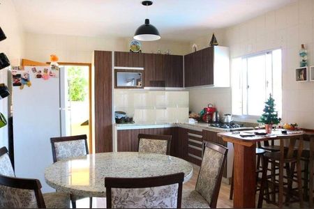 8_photo/9527467b79.8cbbc6e43ead3576-ATLAS-48e7d858-cbd9-44d9-a1de-244fcfbf811b.jpg de casa à venda com 11 quartos, 400m² em Sambaqui, Florianópolis