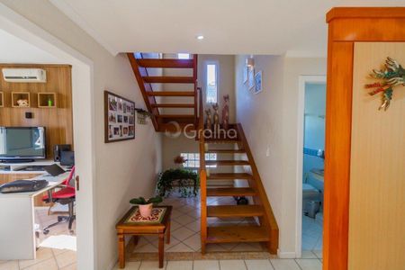 6_photo/9527467b7d.f469cfda097b0aa9-ATLAS-98391b2a-9d54-4d04-8faf-4d5b6674d174.jpg de casa à venda com 4 quartos, 278m² em Sambaqui, Florianópolis
