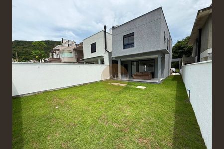 5_photo/952746f18f.e8071967d9567d40-ATLAS-d5ca7b5c-6f49-420c-9602-dcfc0edb78d8.jpg de casa à venda com 3 quartos, 150m² em Recanto dos Açores, Florianópolis