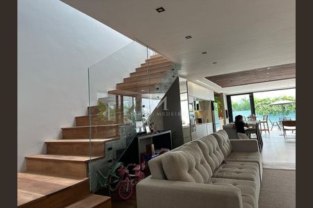 35_photo/952746f1c3.f468b0c7bf094498-ATLAS-b5fc8f9e-a7c4-4799-8263-c5e4e5f4b187.jpg de casa à venda com 4 quartos, 310m² em Recanto dos Açores, Florianópolis