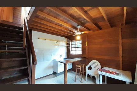 3_photo/952746feed.4cc0178cb76b325b-ATLAS-6df6c85f-68b6-427e-abc7-0a6f55e3a655.jpg de casa para alugar com 1 quarto, 55m² em Santo Antonio de Lisboa, Florianópolis
