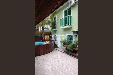 4_photo/95274712d5.e98ed2530eefd725-ATLAS-a77edb0a-972a-40bb-96a5-dc975da9bacb.jpg de casa à venda com 4 quartos, 200m² em Saco Grande, Florianópolis