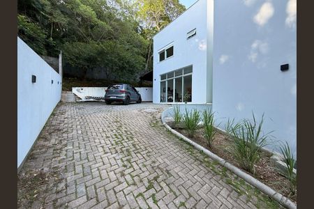 29_photo/952747752f.29152d4f95012d72-ATLAS-86d8cb4e-e332-46ab-a978-32eb1780141f.jpg de casa à venda com 3 quartos, 684m² em Cacupé, Florianópolis