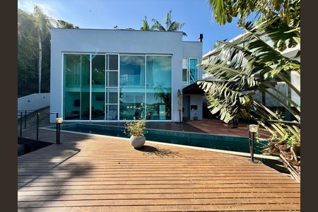 6_photo/952747752f.29152d4f95012d72-ATLAS-e3cb5ff2-07d3-4612-b481-7fd40bab079d.jpg de casa à venda com 3 quartos, 684m² em Cacupé, Florianópolis