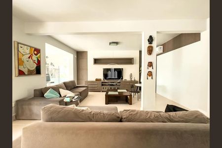 3_photo/9527477dfb.f4cff89963250dfd-ATLAS-2ad6a5f6-cf6b-4d72-8685-13806fd641f5.jpg de casa à venda com 5 quartos, 585m² em João Paulo, Florianópolis