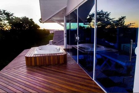 4_photo/9527479fc3.b0d7c8485858eecd-ATLAS-e59e4cf3-59ef-4c81-a83d-2749b9966c8b.jpg de casa à venda com 7 quartos, 283m² em Cacupé, Florianópolis