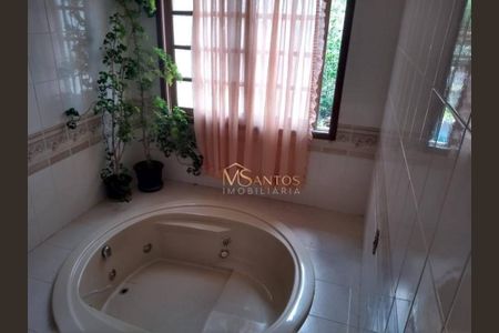 23_photo/952747a493.0f059c3d663e94cf-ATLAS-af7f4e3a-1ff2-44ba-b539-d62329d0e01b.jpg de casa à venda com 3 quartos, 300m² em Cacupé, Florianópolis