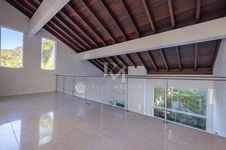 17_photo/952747a4ef.4d0e87d2718022c8-ATLAS-2897065f-b50e-488b-af19-c4835adf8e7c.jpg de casa à venda com 7 quartos, 302m² em Cacupé, Florianópolis