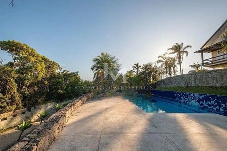 4_photo/952747a4ef.4d0e87d2718022c8-ATLAS-5ea2a9fd-8e2f-4a07-add3-76cbc85f6fb0.jpg de casa à venda com 7 quartos, 302m² em Cacupé, Florianópolis