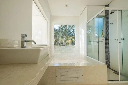 19_photo/952747a4ef.4d0e87d2718022c8-ATLAS-86ec3f6c-43a5-41d2-b01b-31ee6ff05f43.jpg de casa à venda com 7 quartos, 302m² em Cacupé, Florianópolis