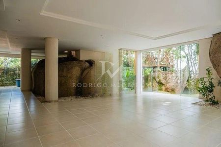 11_photo/952747a4ef.4d0e87d2718022c8-ATLAS-95effaf4-6a0e-4b9b-a22a-e7ff66ac07aa.jpg de casa à venda com 7 quartos, 302m² em Cacupé, Florianópolis