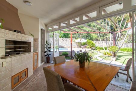 45_photo/952747a505.6246fae4c87a65dd-ATLAS-5cde89a7-c082-4e41-b013-436a0b6cd42c.jpg de casa à venda com 4 quartos, 390m² em Cacupé, Florianópolis