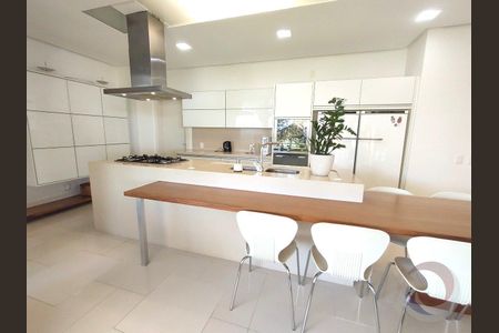 11_photo/952747a587.7c5669f54db86deb-ATLAS-6c4d0ef2-ac94-4667-90ee-c75b4bbfae57.jpg de casa à venda com 4 quartos, 656m² em Cacupé, Florianópolis