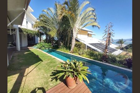 46_photo/952747a587.7c5669f54db86deb-ATLAS-e55ea7de-50bb-4e63-aa70-fe77c69b3e5b.jpg de casa à venda com 4 quartos, 656m² em Cacupé, Florianópolis