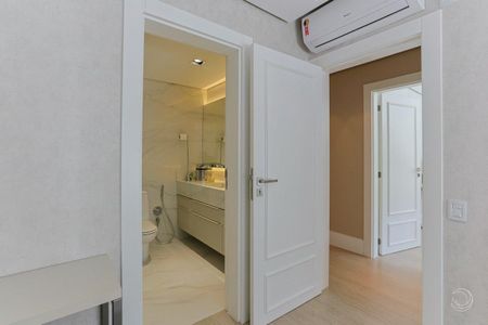 26_photo/952747ac3b.1a44eae0702ab3ad-ATLAS-da14c47f-a8d8-4d6f-a0e6-f2b8024ca2f5.jpg de casa à venda com 5 quartos, 946m² em Cacupé, Florianópolis