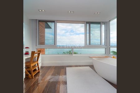 17_photo/952747ac47.8bf0bf04cb78861b-ATLAS-cc9b4fdf-8c6c-4ce9-9230-6e1799e6bb4e.jpg de casa de condomínio à venda com 6 quartos, 1228m² em Cacupé, Florianópolis