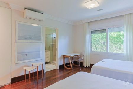 34_photo/952747ac47.c3ba8d3ee575d5b6-ATLAS-21236e2a-1b53-48a3-a84b-0a36498b437e.jpg de casa à venda com 4 quartos, 665m² em Cacupé, Florianópolis