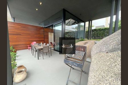 7_photo/952747ac59.d04c848ec010de44-ATLAS-947f3a3b-6f5c-4e8a-87ad-68929e7cf223.jpg de casa à venda com 3 quartos, 340m² em Cacupé, Florianópolis