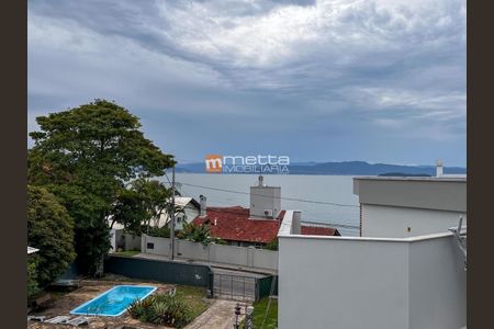 12_photo/952747acb5.62054fe3d4f76731-ATLAS-e893fc40-e6f5-4c61-ae3f-f28443595c64.jpg de casa à venda com 4 quartos, 302m² em Cacupé, Florianópolis