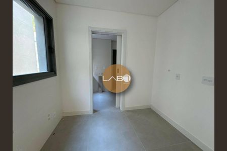 8_photo/952747acf7.27e36f717521ca84-ATLAS-d7e1f0e6-c664-46c6-9bd2-5f3a432a1a5e.jpg de apartamento à venda com 3 quartos, 165m² em Cacupé, Florianópolis