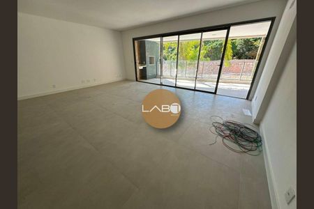 2_photo/952747acf7.cd3d8a59cb9face0-ATLAS-35251329-7f52-4e58-b932-3542e04832e1.jpg de apartamento à venda com 3 quartos, 268m² em Cacupé, Florianópolis