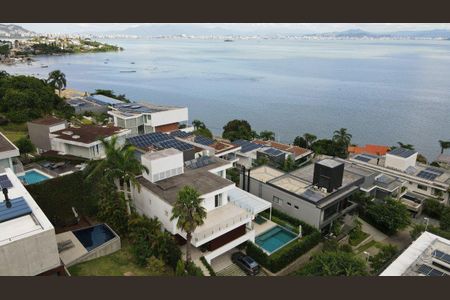 42_photo/952747acfb.86b2bac43eddc6de-ATLAS-577b2e8f-c1de-4f96-9774-9574ab9d333e.jpg de casa à venda com 4 quartos, 604m² em Cacupé, Florianópolis