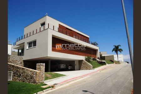 2_photo/952747af61.c9936edc02caa2f5-ATLAS-91c16b42-4072-4520-a47f-d7aa5ffbf20c.jpg de casa à venda com 4 quartos, 440m² em Cacupé, Florianópolis