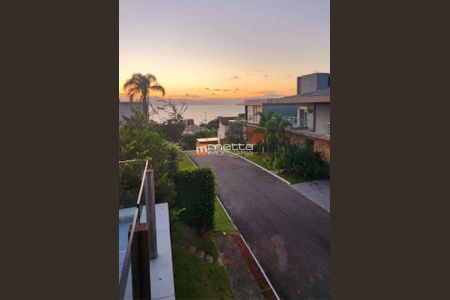 21_photo/952747af61.c9936edc02caa2f5-ATLAS-d5e92d17-ea38-4132-b4e6-87630c3355df.jpg de casa à venda com 4 quartos, 440m² em Cacupé, Florianópolis