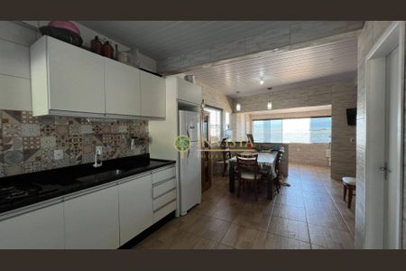 5_photo/952747af7b.1ee37181bf82b00a-ATLAS-6bec08b1-725a-408f-a46c-76f9f3bc79f5.jpg de casa à venda com 7 quartos, 235m² em Cacupé, Florianópolis