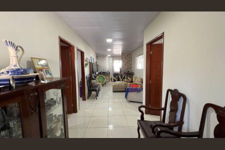 27_photo/952747af7b.1ee37181bf82b00a-ATLAS-e298774b-26ea-4b1d-ad5d-334ea9221083.jpg de casa à venda com 7 quartos, 235m² em Cacupé, Florianópolis