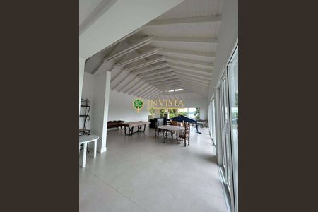 9_photo/952747bb2d.3c69d957acbface1-ATLAS-3480b4e6-c17e-419e-a891-01ca0dd3d0bc.jpg de casa de condomínio à venda com 4 quartos, 1400m² em Cacupé, Florianópolis