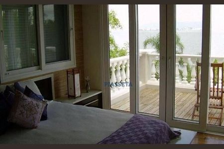 21_photo/952747bb35.f0d246bad4da1cd5-ATLAS-8bcfdf2a-56dd-42cf-97c9-5181fcb16ee3.jpg de casa à venda com 4 quartos, 1000m² em Cacupé, Florianópolis