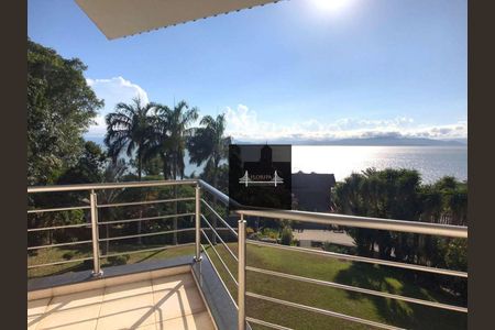 45_photo/952747bb49.d55b36f64ebf45c1-ATLAS-20c8ec6c-7f2e-4bd7-a8b8-8aab38f4b18d.jpg de casa à venda com 4 quartos, 633m² em Cacupé, Florianópolis